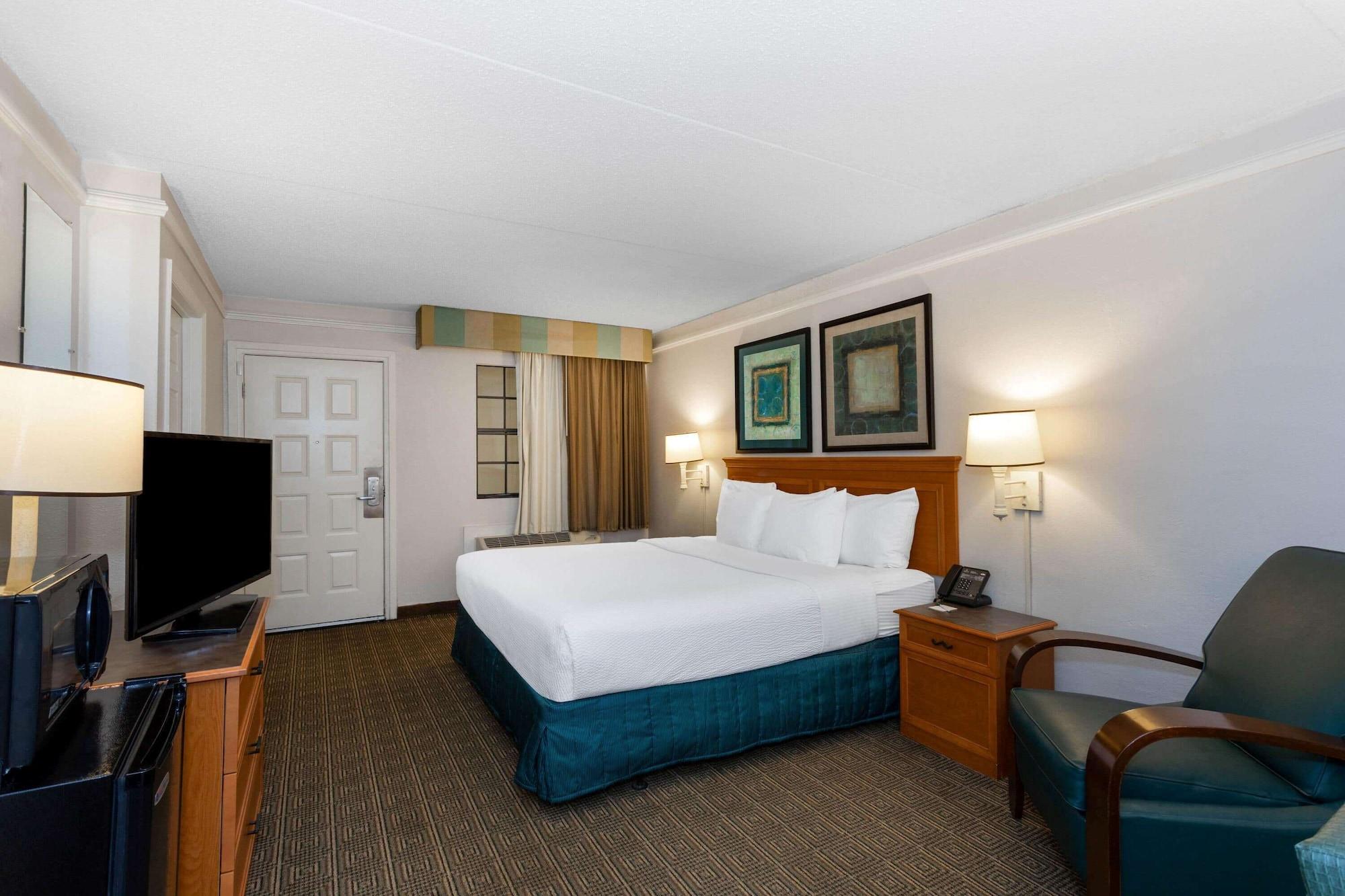 La Quinta Inn By Wyndham Tallahassee North Exterior photo