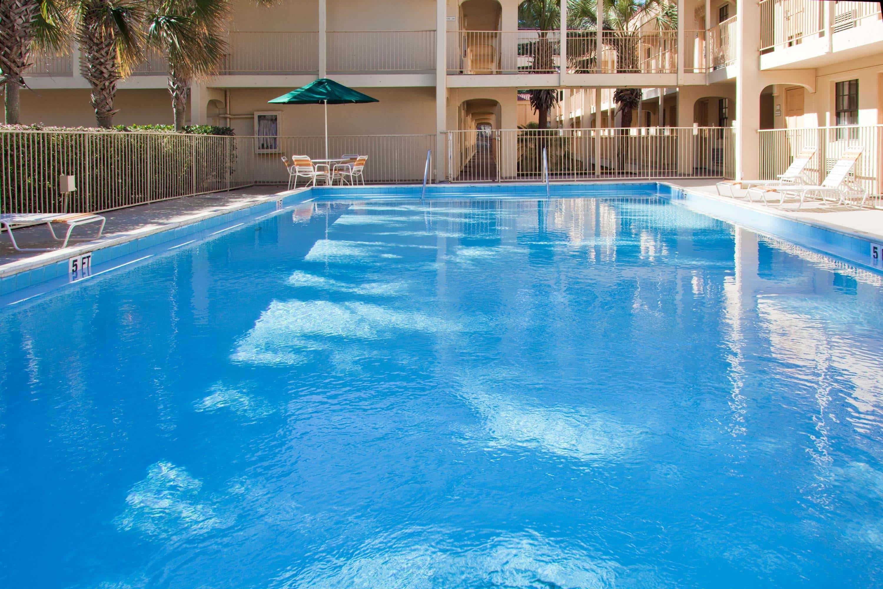 La Quinta Inn By Wyndham Tallahassee North Exterior photo