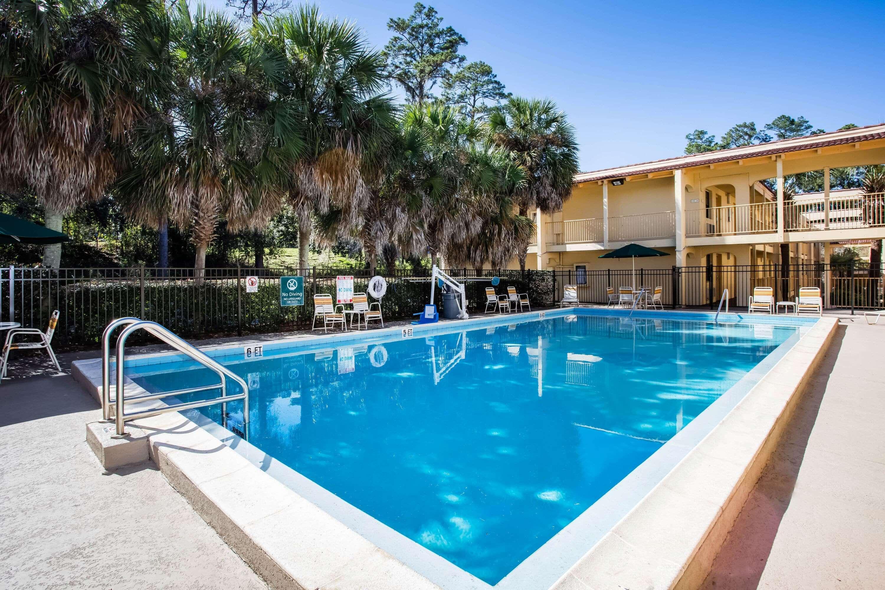 La Quinta Inn By Wyndham Tallahassee North Exterior photo