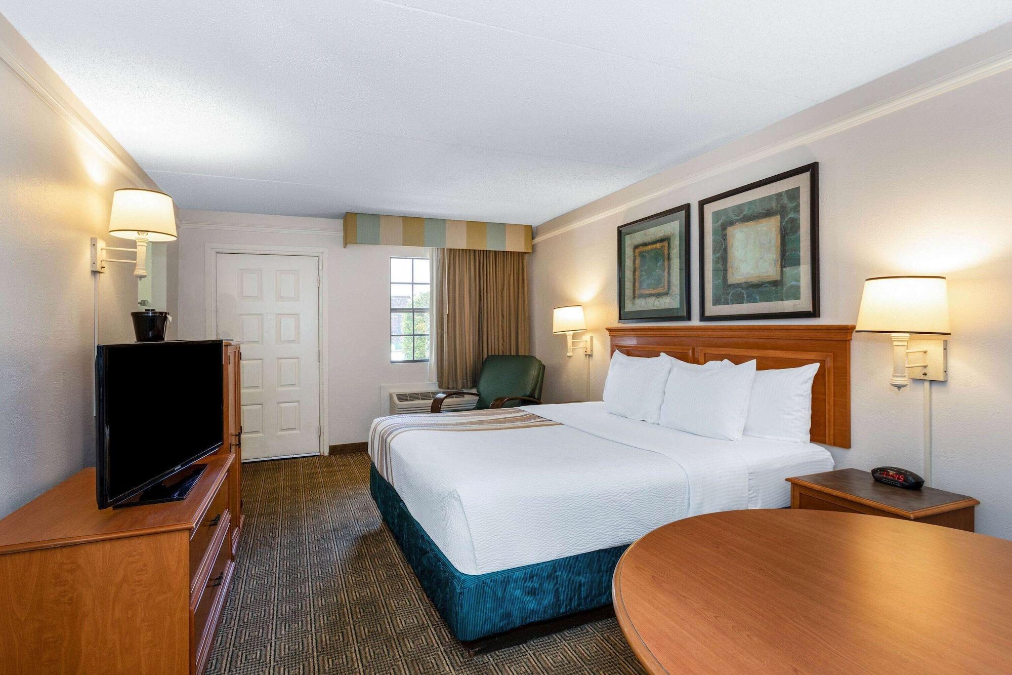 La Quinta Inn By Wyndham Tallahassee North Exterior photo