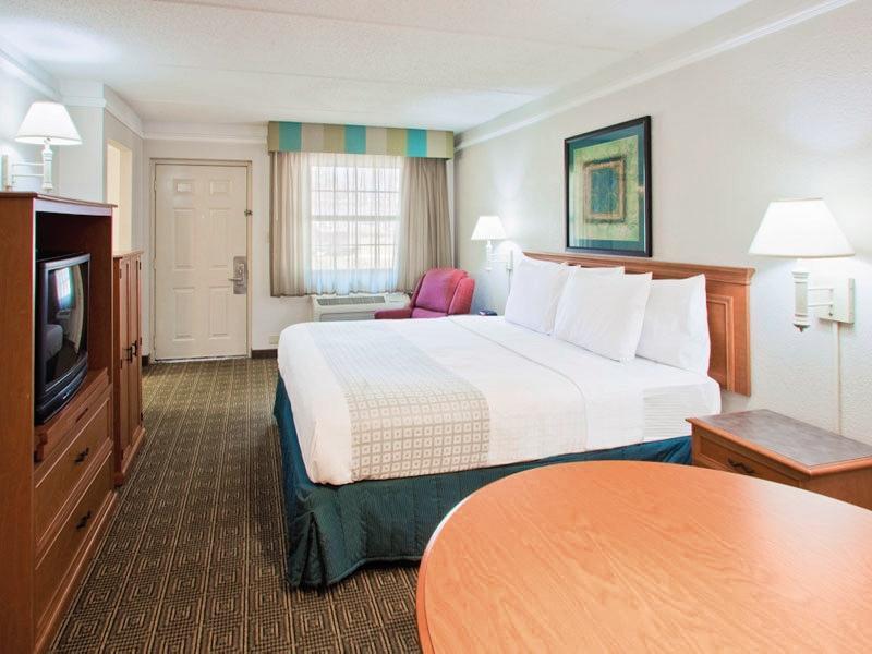 La Quinta Inn By Wyndham Tallahassee North Room photo